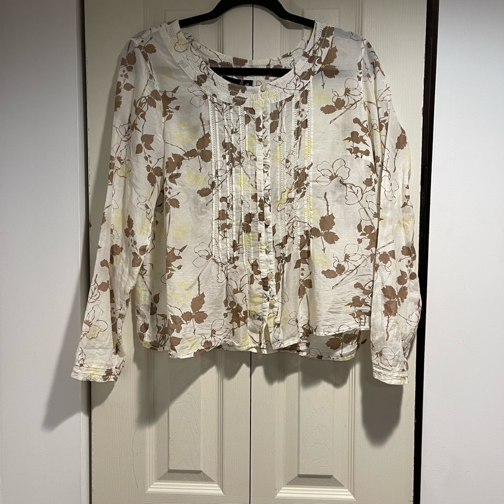 Sonoma Life + Style White. Size M.